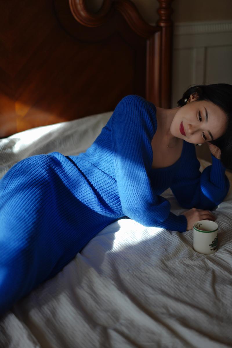 Ultramarine lady knit dress