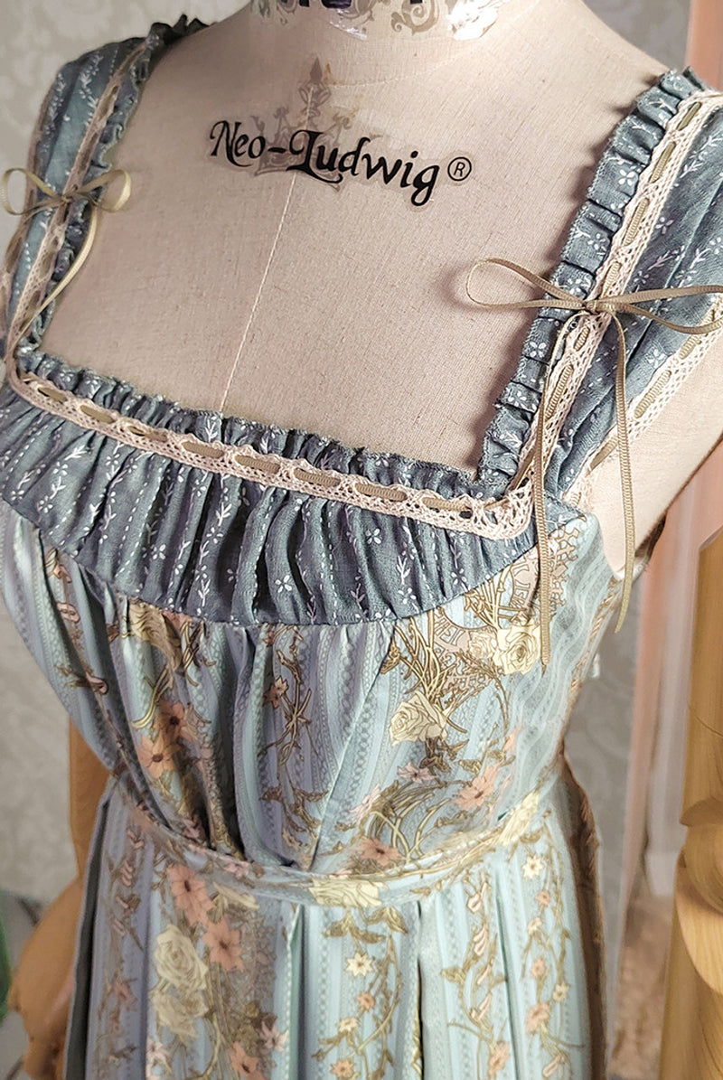 Splendid Queen Floral Sleeveless Dress