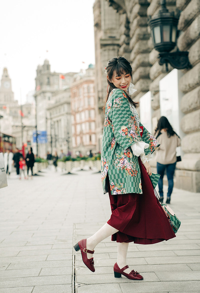 Classic pattern haori of Taisho romantic flowers and birds