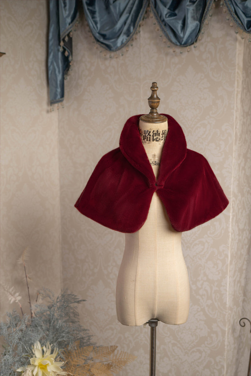 Western queen's elegant cape