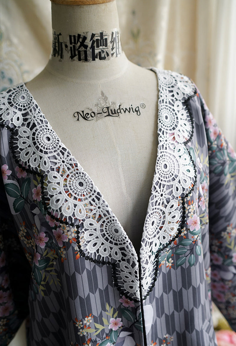 Classic pattern haori of Taisho romantic flowers and birds