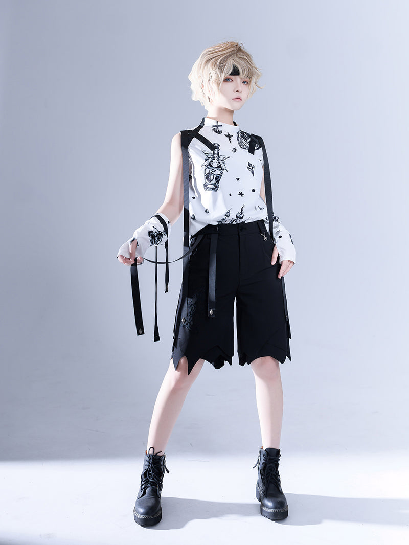 Sleeveless tops and arm covers with rhombic crest, skull bottle and western lantern