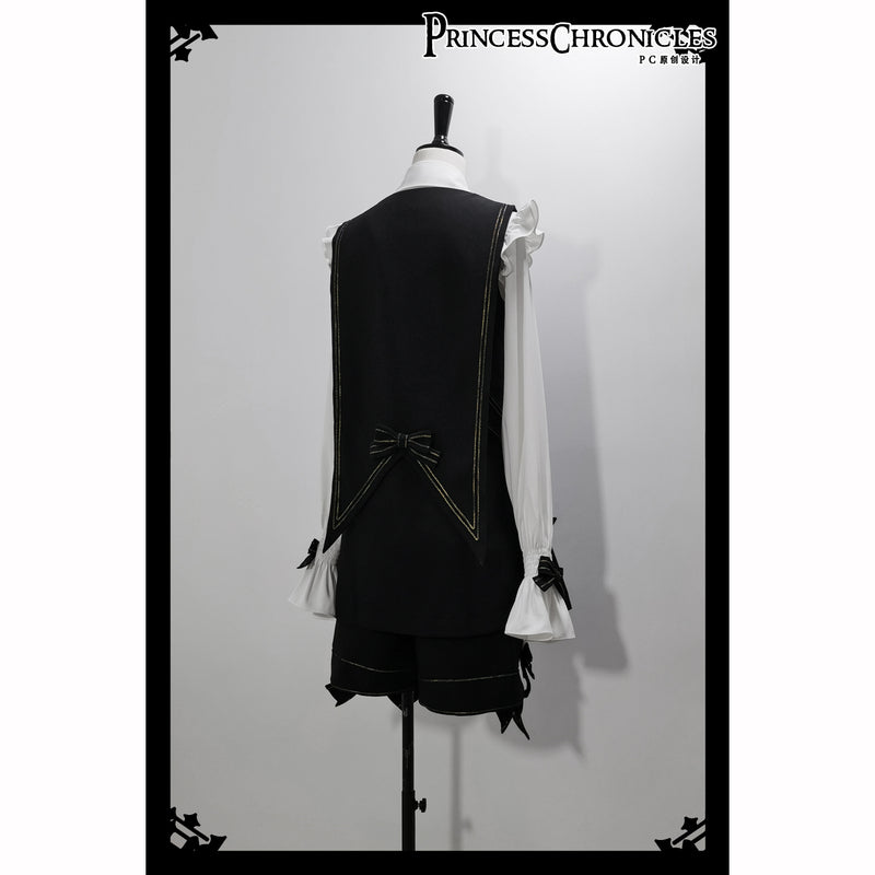 Black knight ribbon long vest, shorts and frilled blouse